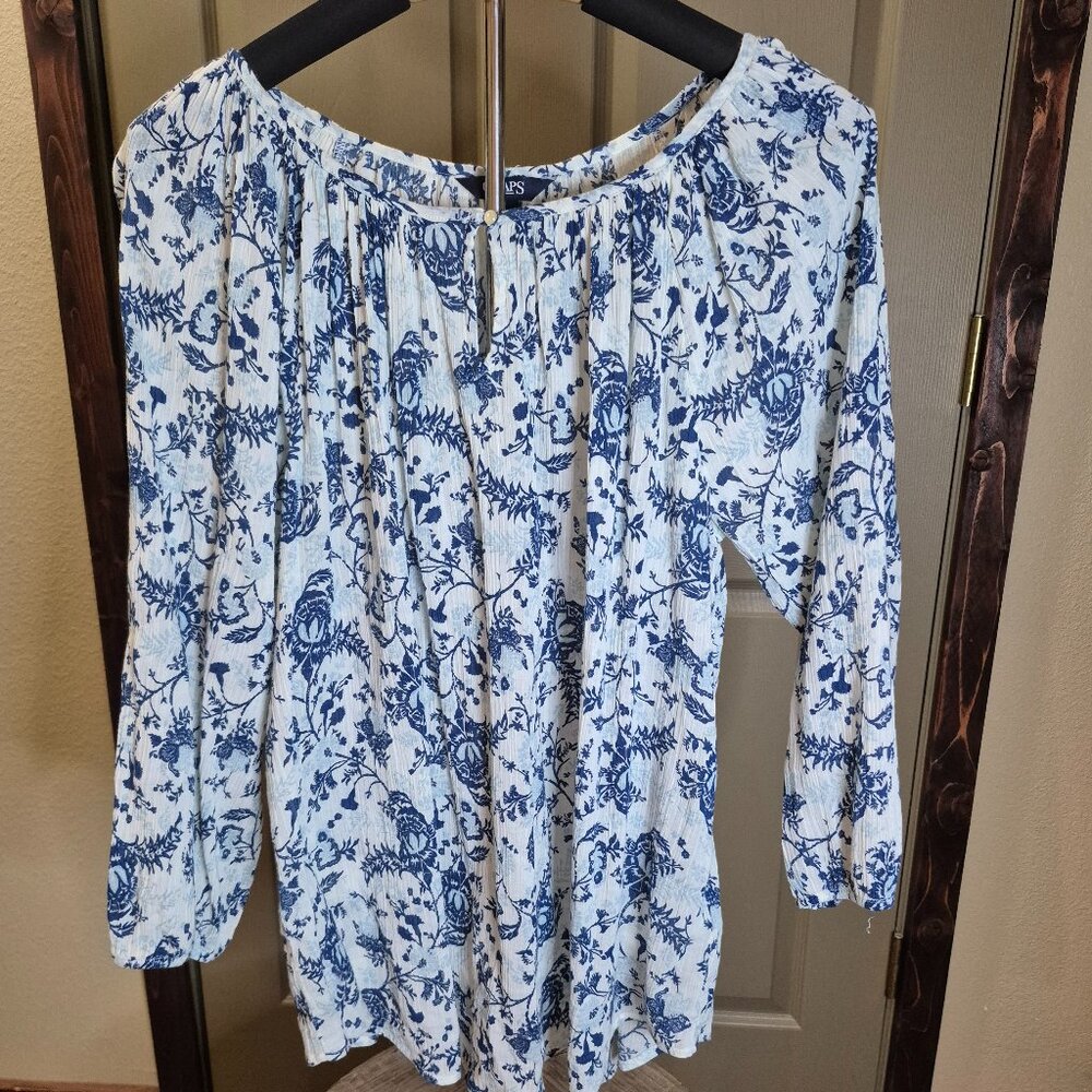 Chaps Floral Blue and White Women's Top